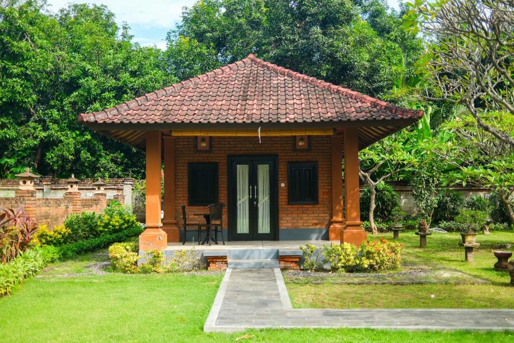 Traditional Balinese bungalow at Badini